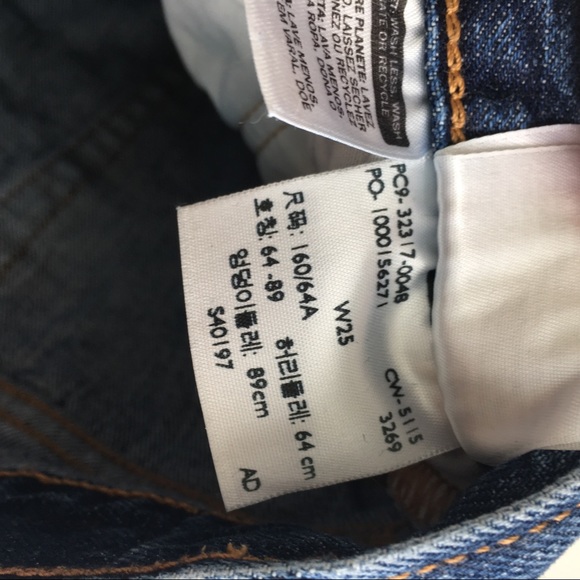 SOLD Levi’s shorts - Picture 5 of 5
